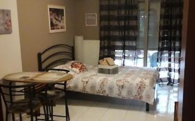 Central Bright Studio With Balkony